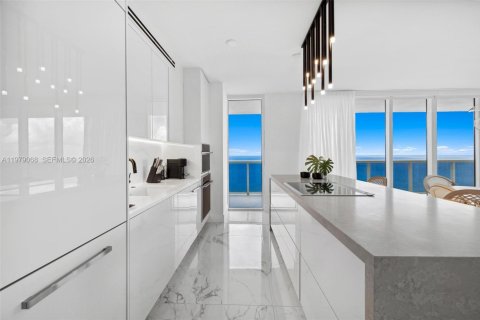 Copropriété à louer à Hallandale Beach, Floride: 2 chambres, 191.84 m2 № 2046009 - photo 11
