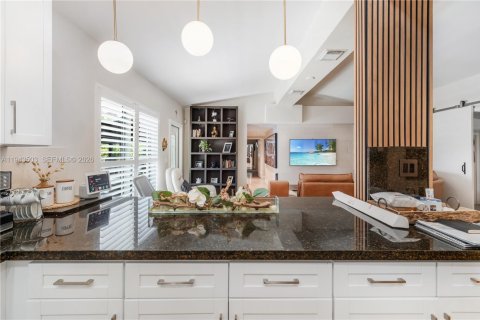 Casa en venta en North Miami Beach, Florida, 4 dormitorios, 140.75 m2 № 2000355 - foto 4