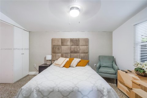 Casa en venta en North Miami Beach, Florida, 4 dormitorios, 140.75 m2 № 2000355 - foto 19
