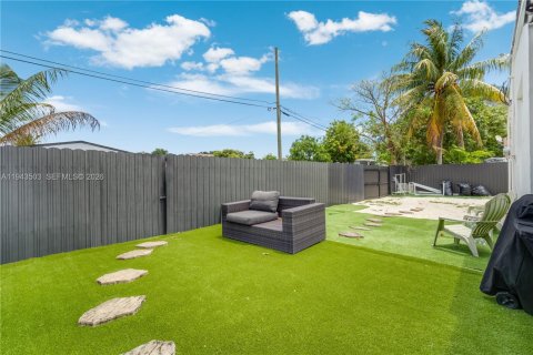 Casa en venta en North Miami Beach, Florida, 4 dormitorios, 140.75 m2 № 2000355 - foto 26