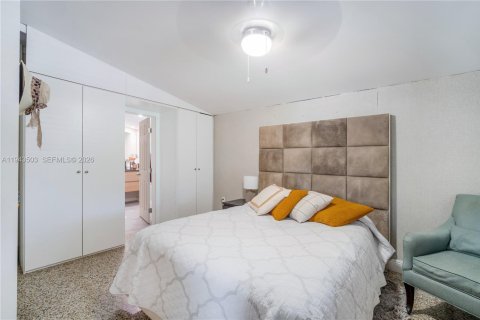 Casa en venta en North Miami Beach, Florida, 4 dormitorios, 140.75 m2 № 2000355 - foto 13