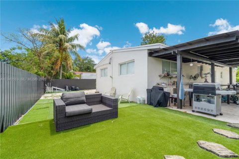 Casa en venta en North Miami Beach, Florida, 4 dormitorios, 140.75 m2 № 2000355 - foto 25