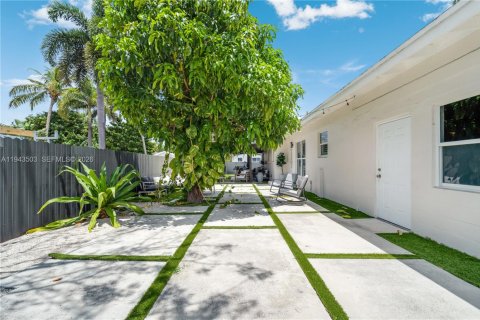 Casa en venta en North Miami Beach, Florida, 4 dormitorios, 140.75 m2 № 2000355 - foto 22