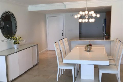 Condominio en alquiler en Miami Beach, Florida, 2 dormitorios, 121.24 m2 № 2152949 - foto 6