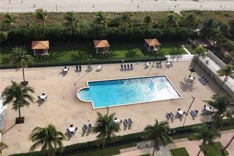Condominio en alquiler en Miami Beach, Florida, 2 dormitorios, 121.24 m2 № 2152949 - foto 15