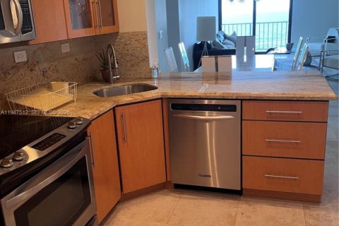 Condominio en alquiler en Miami Beach, Florida, 2 dormitorios, 121.24 m2 № 2152949 - foto 5