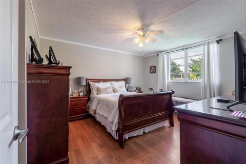 Condominio en venta en Tamarac, Florida, 2 dormitorios, 99.41 m2 № 1889435 - foto 13