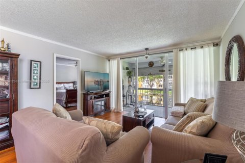 Condominio en venta en Tamarac, Florida, 2 dormitorios, 99.41 m2 № 1889435 - foto 8