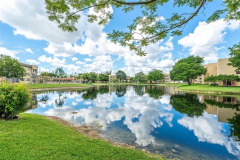 Condominio en venta en Tamarac, Florida, 2 dormitorios, 99.41 m2 № 1889435 - foto 22