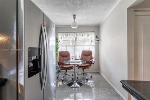 Condominio en venta en Tamarac, Florida, 2 dormitorios, 99.41 m2 № 1889435 - foto 6