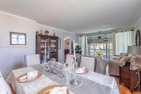 Condominio en venta en Tamarac, Florida, 2 dormitorios, 99.41 m2 № 1889435 - foto 7