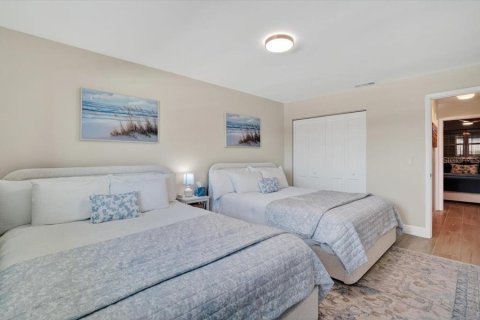 Condo in Gulfport, Florida, 2 bedrooms № 2202593 - photo 18
