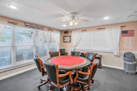 Condo in Gulfport, Florida, 2 bedrooms № 2202593 - photo 24