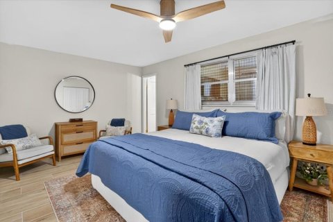 Condo in Gulfport, Florida, 2 bedrooms № 2202593 - photo 14