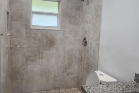 Снять в аренду виллу или дом в Майами, Флорида 2 спальни, 111.48м2, № 1883806 - фото 10