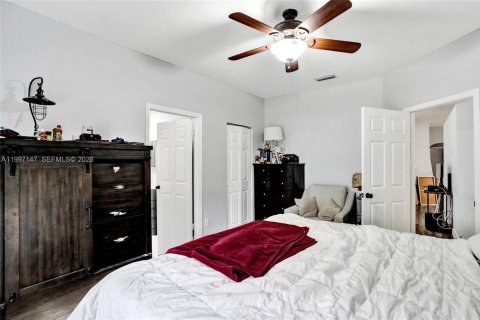 House in Pembroke Pines, Florida 3 bedrooms, 137.77 sq.m. № 2059216 - photo 16