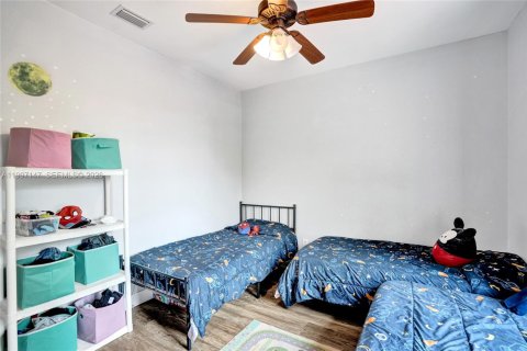 House in Pembroke Pines, Florida 3 bedrooms, 137.77 sq.m. № 2059216 - photo 20