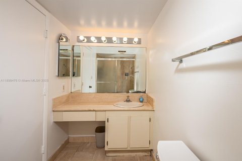 Condominio en alquiler en Hollywood, Florida, 2 dormitorios, 154.22 m2 № 1952007 - foto 24