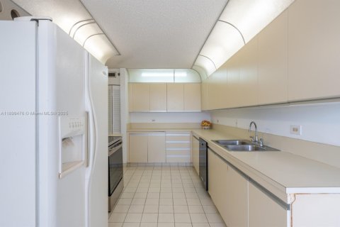 Condominio en alquiler en Hollywood, Florida, 2 dormitorios, 154.22 m2 № 1952007 - foto 15