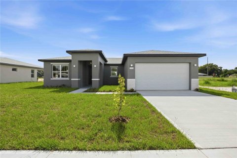 Villa ou maison à vendre à Winter Haven, Floride: 3 chambres, 161.74 m2 № 2229984 - photo 2