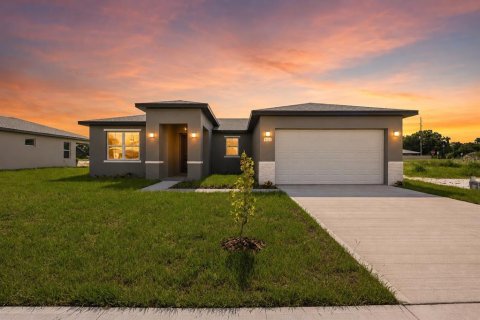 House in Winter Haven, Florida 3 bedrooms, 161.74 sq.m. № 2229984