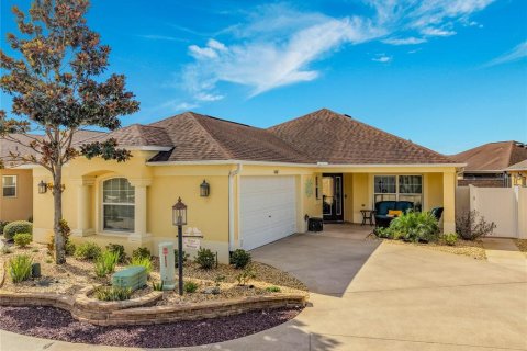 House in The Villages, Florida 3 bedrooms, 150.22 sq.m. № 2368682