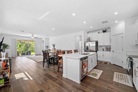 House in Land O' Lakes, Florida 2 bedrooms, 163.6 sq.m. № 2310942 - photo 7