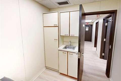 Immobilier commercial à louer à Gainesville, Floride: 95.32 m2 № 1108262 - photo 7