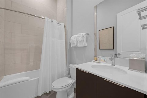 Купить кондоминиум в Фор-Корнерс, Флорида 8 комнат, 244.33м2, № 1829751 - фото 22