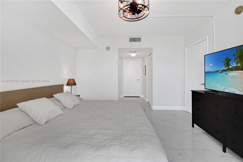 Купить кондоминиум в Майами, Флорида 1 спальня, 76.37м2, № 1970767 - фото 14