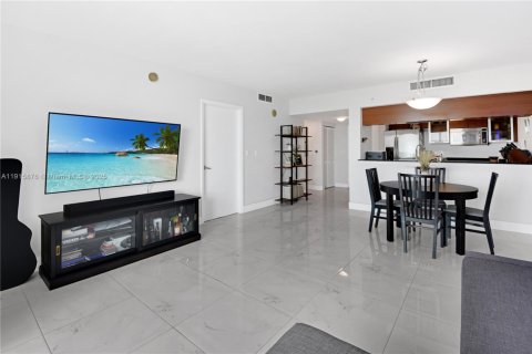 Купить кондоминиум в Майами, Флорида 1 спальня, 76.37м2, № 1970767 - фото 5