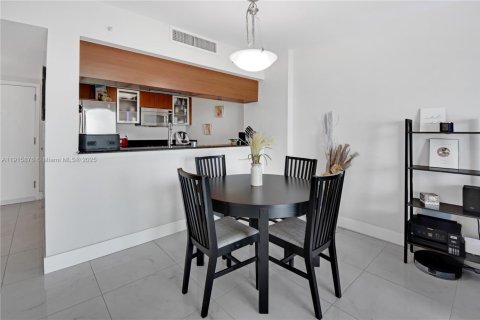 Купить кондоминиум в Майами, Флорида 1 спальня, 76.37м2, № 1970767 - фото 6