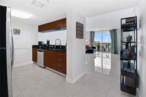 Купить кондоминиум в Майами, Флорида 1 спальня, 76.37м2, № 1970767 - фото 7