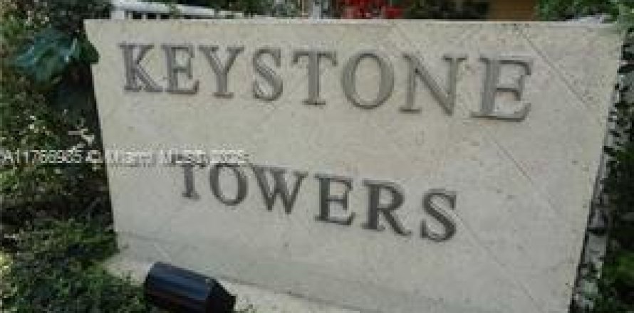 Condo in North Miami, Florida, 1 bedroom № 1701543