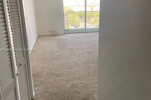 Condo in North Miami, Florida, 1 bedroom  № 1701543 - photo 13