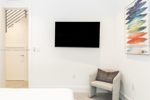 Townhouse in Miami, Florida 4 bedrooms, 256.13 sq.m. № 1938089 - photo 15