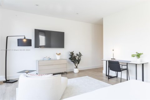Townhouse in Miami, Florida 4 bedrooms, 256.13 sq.m. № 1938089 - photo 25