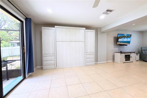 House in Tarpon Springs, Florida 3 bedrooms, 219.16 sq.m. № 2202569 - photo 11