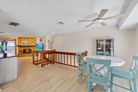 House in Tarpon Springs, Florida 3 bedrooms, 219.16 sq.m. № 2202569 - photo 27