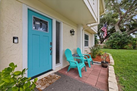 House in Tarpon Springs, Florida 3 bedrooms, 219.16 sq.m. № 2202569 - photo 5