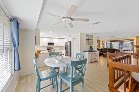 House in Tarpon Springs, Florida 3 bedrooms, 219.16 sq.m. № 2202569 - photo 19