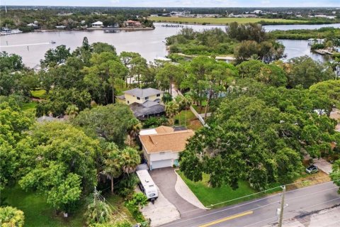 House in Tarpon Springs, Florida 3 bedrooms, 219.16 sq.m. № 2202569 - photo 4