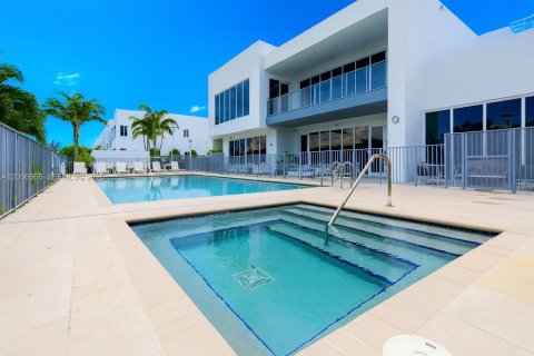 Touwnhouse à vendre à Doral, Floride: 3 chambres, 168.71 m2 № 2090670 - photo 21