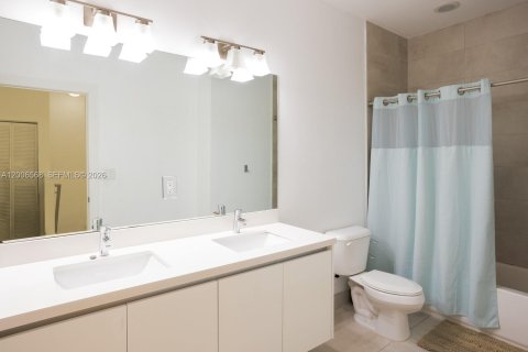 Touwnhouse à vendre à Doral, Floride: 3 chambres, 168.71 m2 № 2090670 - photo 15