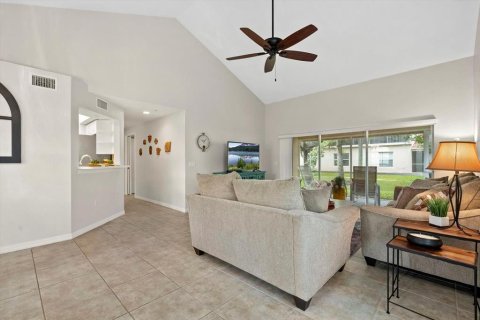 Condo in Bradenton, Florida, 2 bedrooms  № 1919798 - photo 7