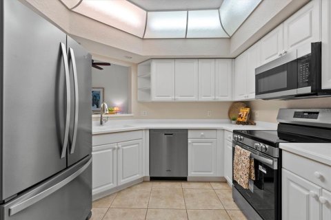 Condo in Bradenton, Florida, 2 bedrooms  № 1919798 - photo 10