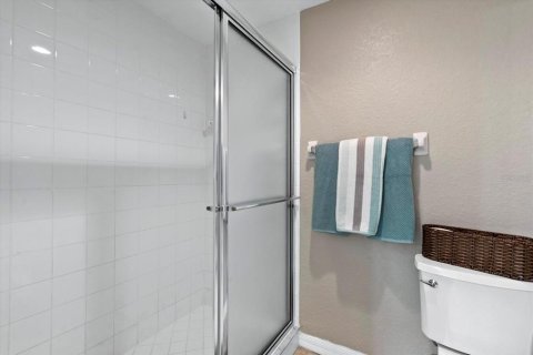 Condo in Bradenton, Florida, 2 bedrooms  № 1919798 - photo 16