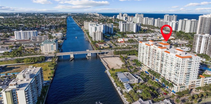 Condo in Fort Lauderdale, Florida, 2 bedrooms  № 2081892