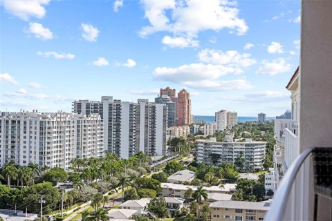 Condo in Fort Lauderdale, Florida, 2 bedrooms  № 2081892 - photo 14