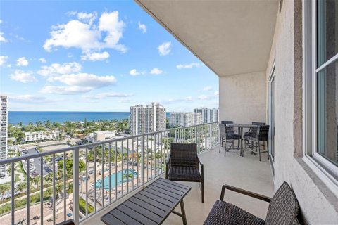 Condo in Fort Lauderdale, Florida, 2 bedrooms  № 2081892 - photo 13